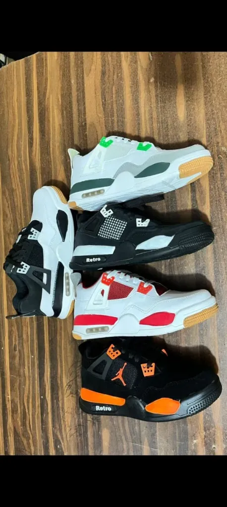 Sports shoes